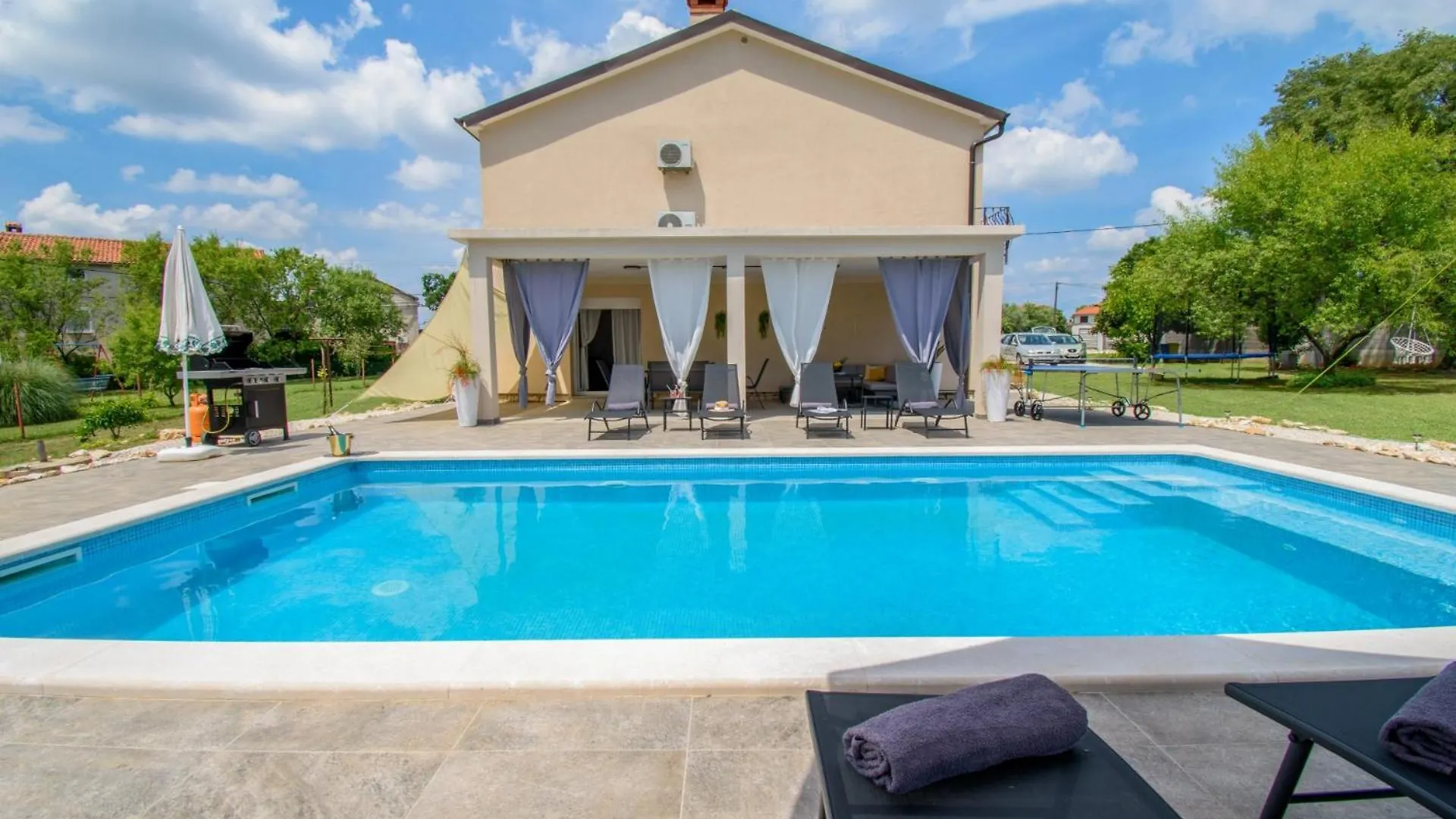 Villa Ondine With 3 Bedrooms In Istrien Hrboki