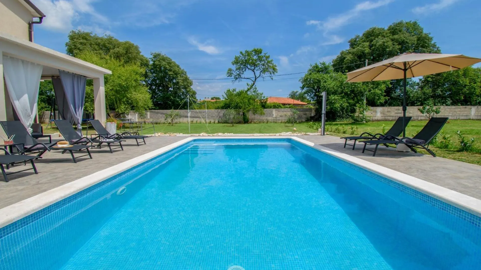 Villa Ondine With 3 Bedrooms In Istrien Hrboki
